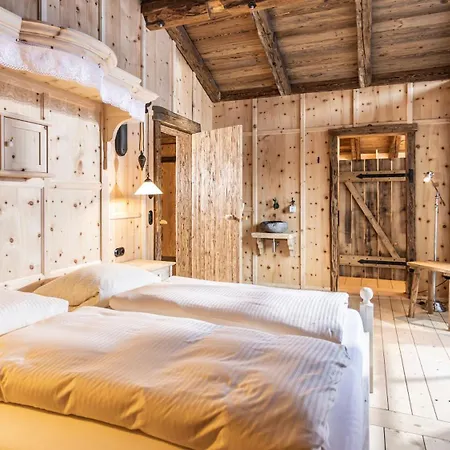 Chalet Schrofen *
